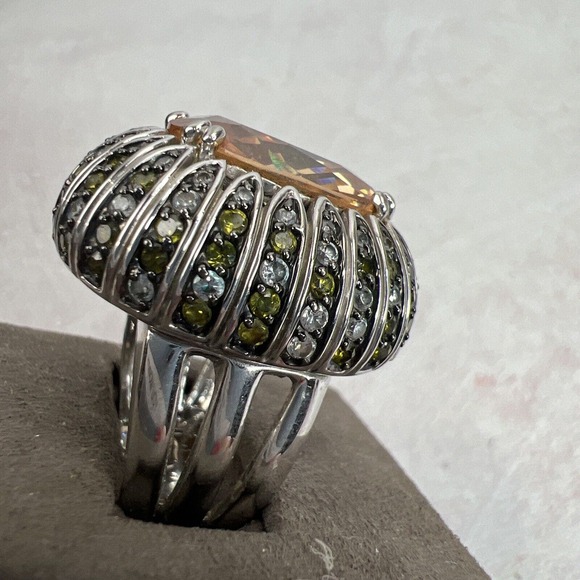 Large Statement Ring Costume Bold Yellow Mob Wife Modern - Picture 4 of 10